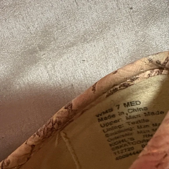 Elegant Beige Patterned Flats with Gold Accent - Picture 5 of 5